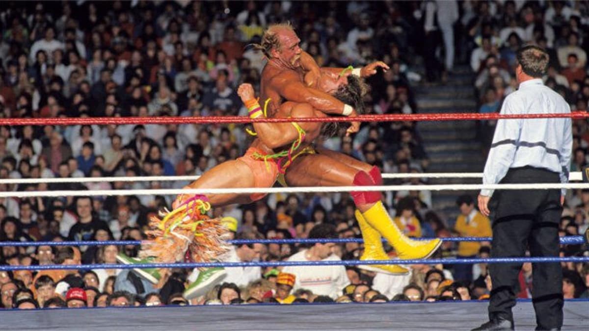 Hulk Hogan and Ultimate Warrior clotheslining each other 