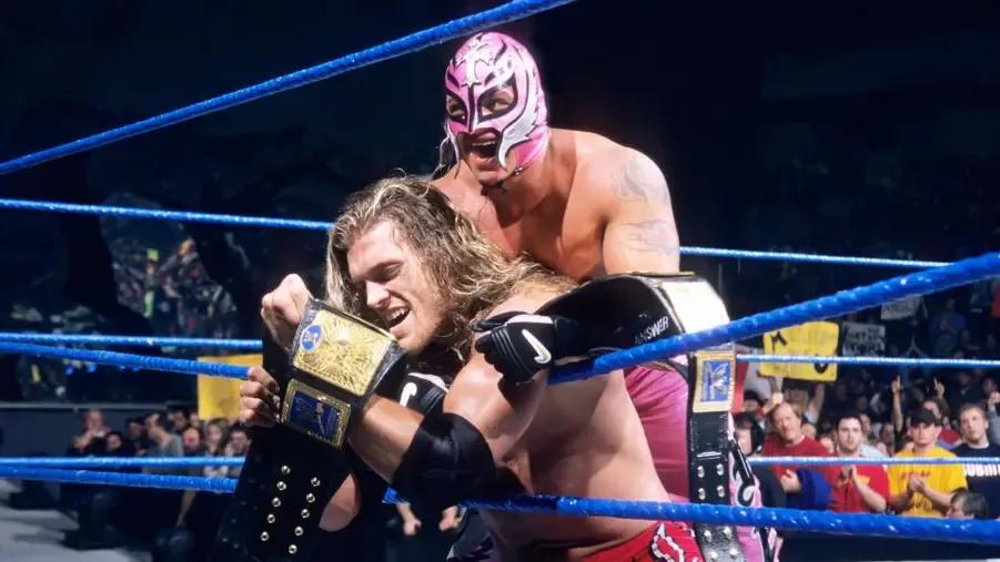 Rey Mysterio Edge WWE SmackDown Tag Team Titles 2002.jpg