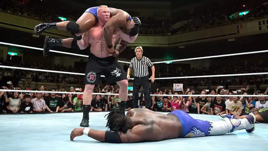 https://cultaholic.com/files/images/326bb51bb470620cf5cd38b904507e80a899a925-brock-lesnar-beast-in-the-east-new-day.jpg