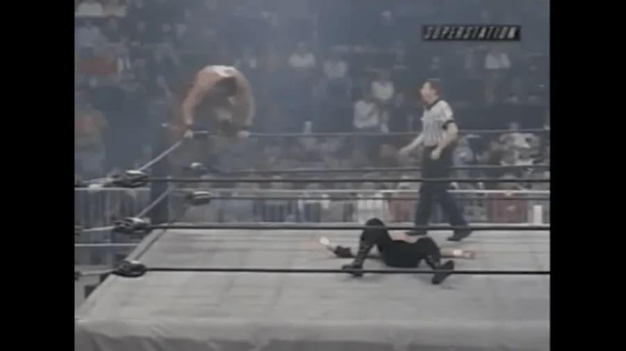 https://cultaholic.com/files/images/5a2ff4a74b7dff37a13aa3088b8f5d42685d8f87-the-machine-wcw-debut.gif