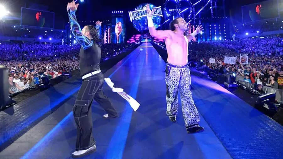 https://cultaholic.com/files/images/861b8caa7ddd0c4f4daa04f636f274aa27cbf3d3-the-hardy-boyz-wrestlemania-33-1.jpg
