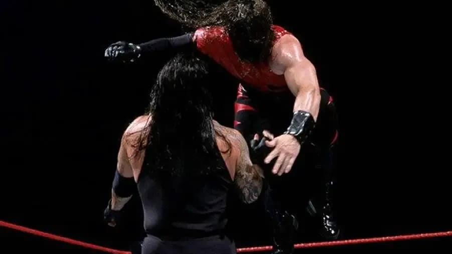https://cultaholic.com/files/images/a292d6122379536d00102dbaf5d0f27dbbbe830e-the-undertaker-kane-summerslam-1999.jpg