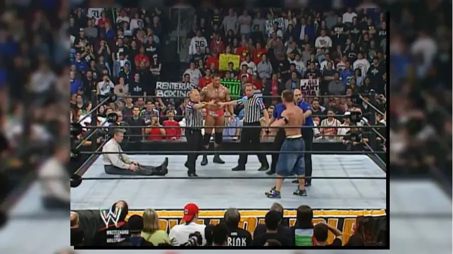 https://cultaholic.com/files/images/dca2aba6ebf008beafc038c9fe55f52aeefddc91-royal-rumble-2005-cena-batista-vince-.jpg